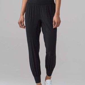 Lululemon / Sun Setter Jogger / US 2 / New